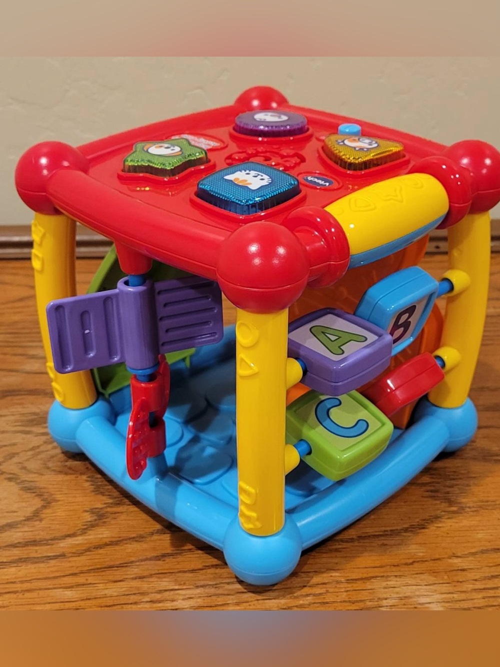 VTech Busy Learners Activity Cube – Interactive Baby/Toddler Toy